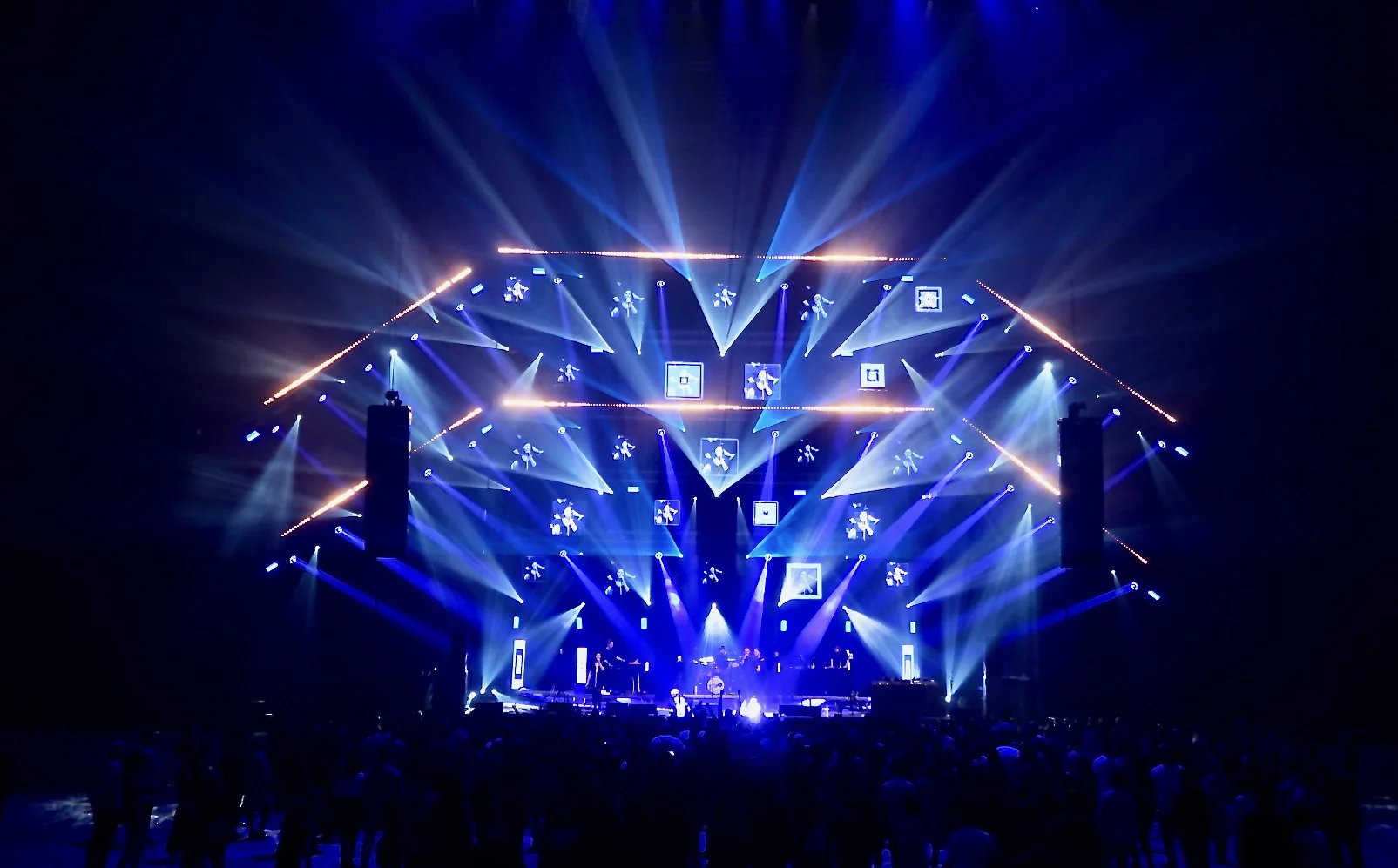 Lighting designer / OF COURSE Maciej Hofstede